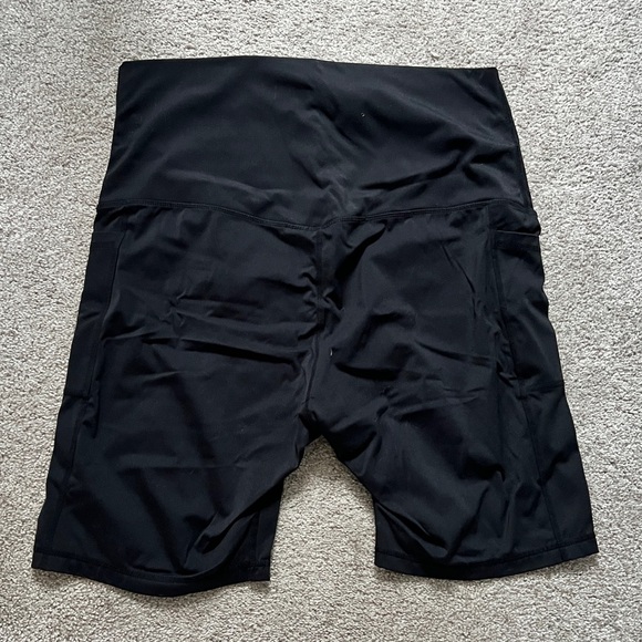 2 pairs of Maternity Black Shorts with Pocket - Picture 9 of 10